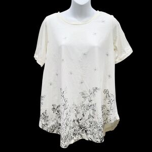 2/$20 Heart Market White & Black Pattern Top Blouse Size: M